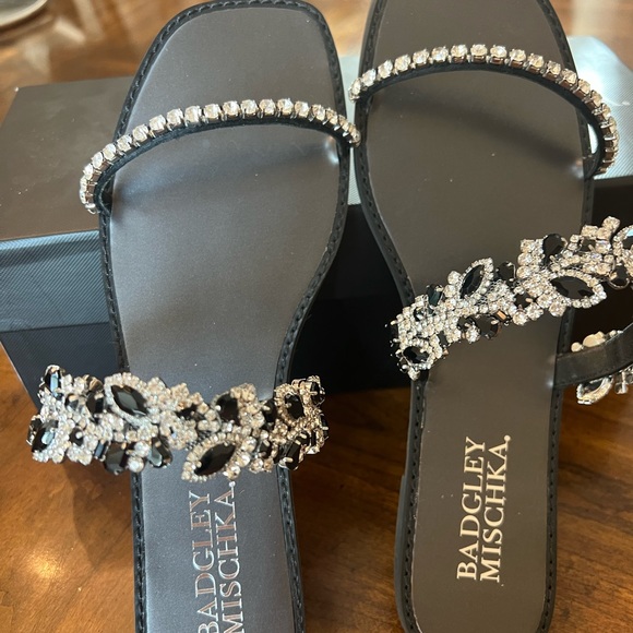 Badgley Mischka “Jenelle” Embellished Strappy Black Rhinestone Sandal Size 8 - Picture 6 of 6